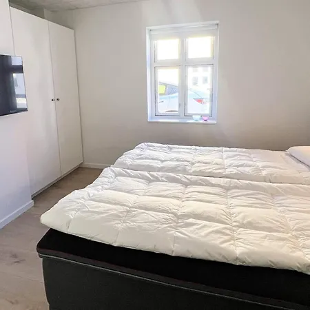 5 Star In سكاغن