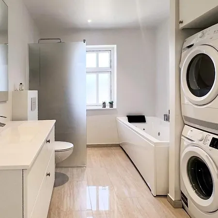 5 Star In سكاغن